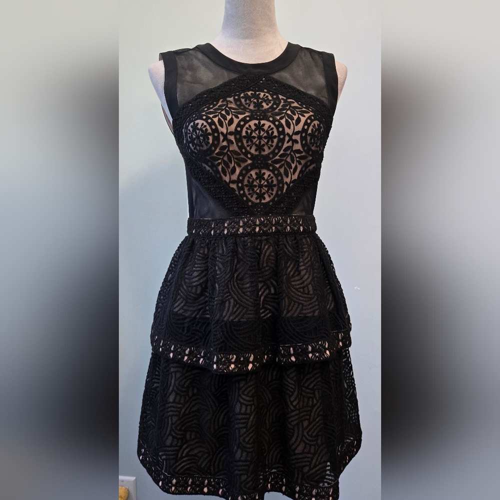 BCBGMaxazria "Joselyn" black lace tiered mini-dress sz 6